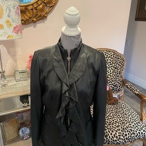 Beautiful ladies leather 🧥 by royal underground😊 In very good confition👍😊